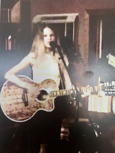 Taylor Swift playing at Coffee Talk