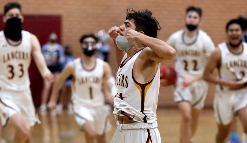 031421-spt-salpointe boys-p1.jpg