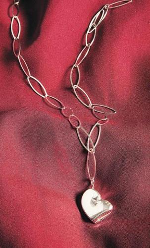 The Jewel Smithery has unique artisans  