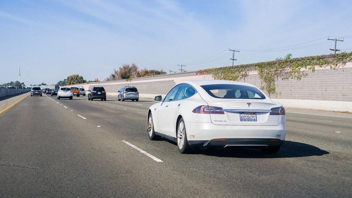 What is the percentage of electric cars in the US?