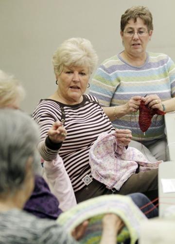 Loose-knit group meets at library   