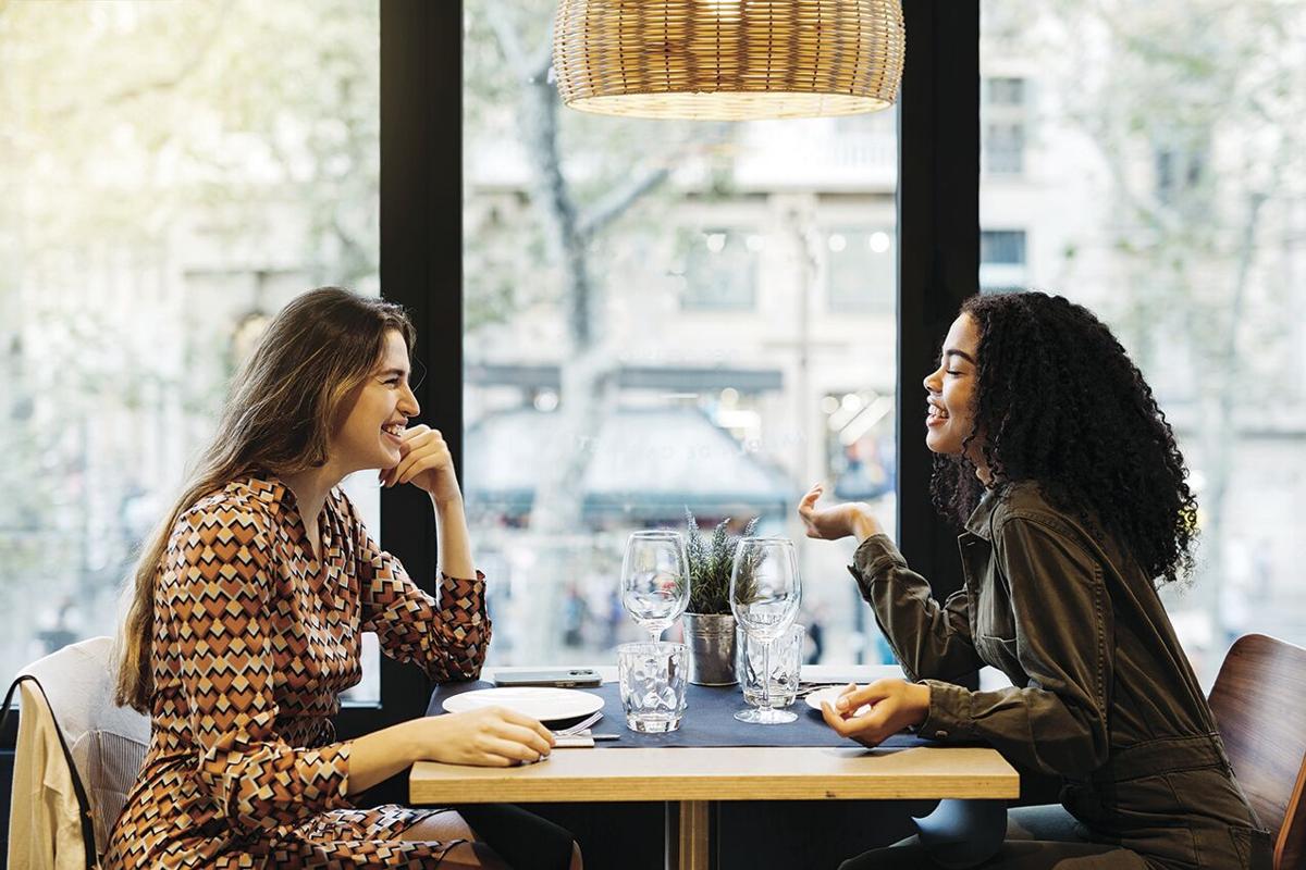 How to dine out while dieting