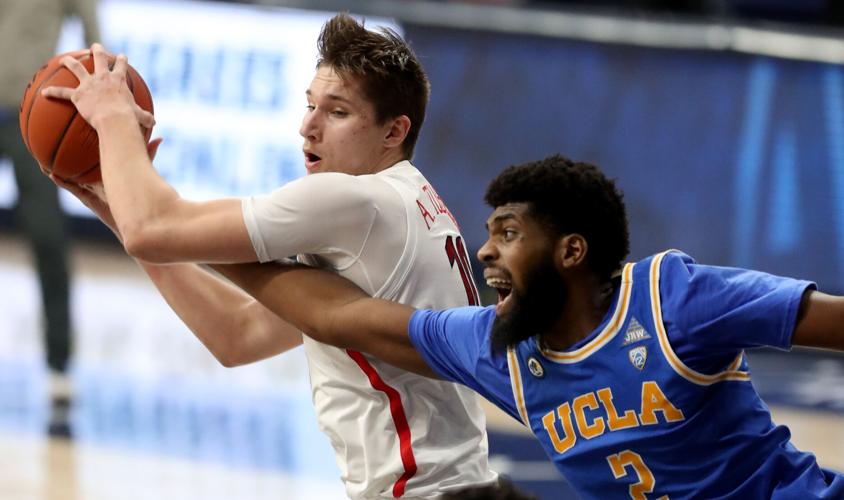 012122-tuc-spt-pac12hotline-p2