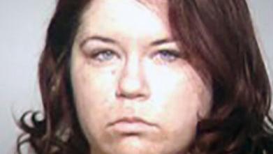 Police: Arizona middle school teacher hadencounters with student