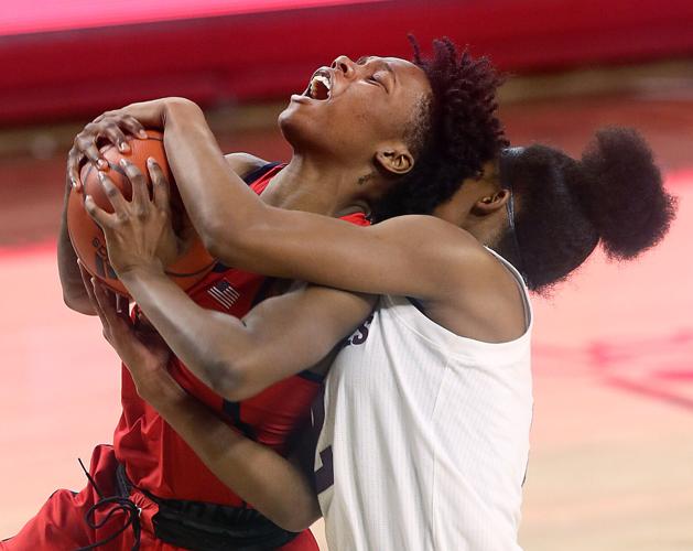 103121-tuc-spl-uawomenmain-p2