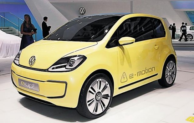 Automakers plug their new electric cars  