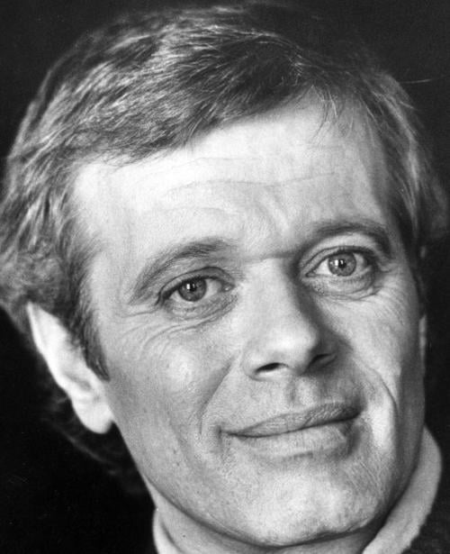 Film actor Sarrazin dies at 70 of cancer   