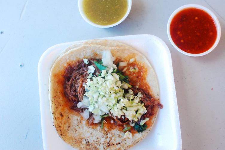 Birria beef taco at El Ta' Comiendo