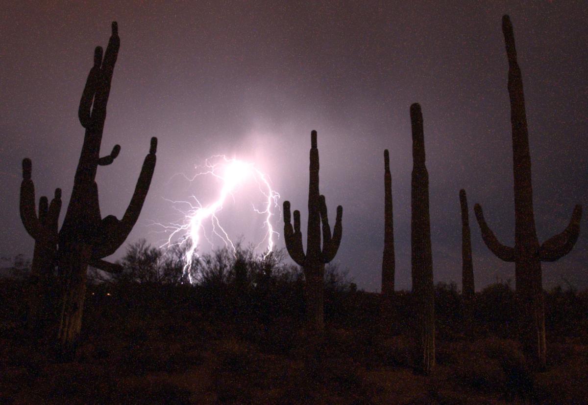 Can you feel the electricity? 55 amazing photos of Tucson lightning