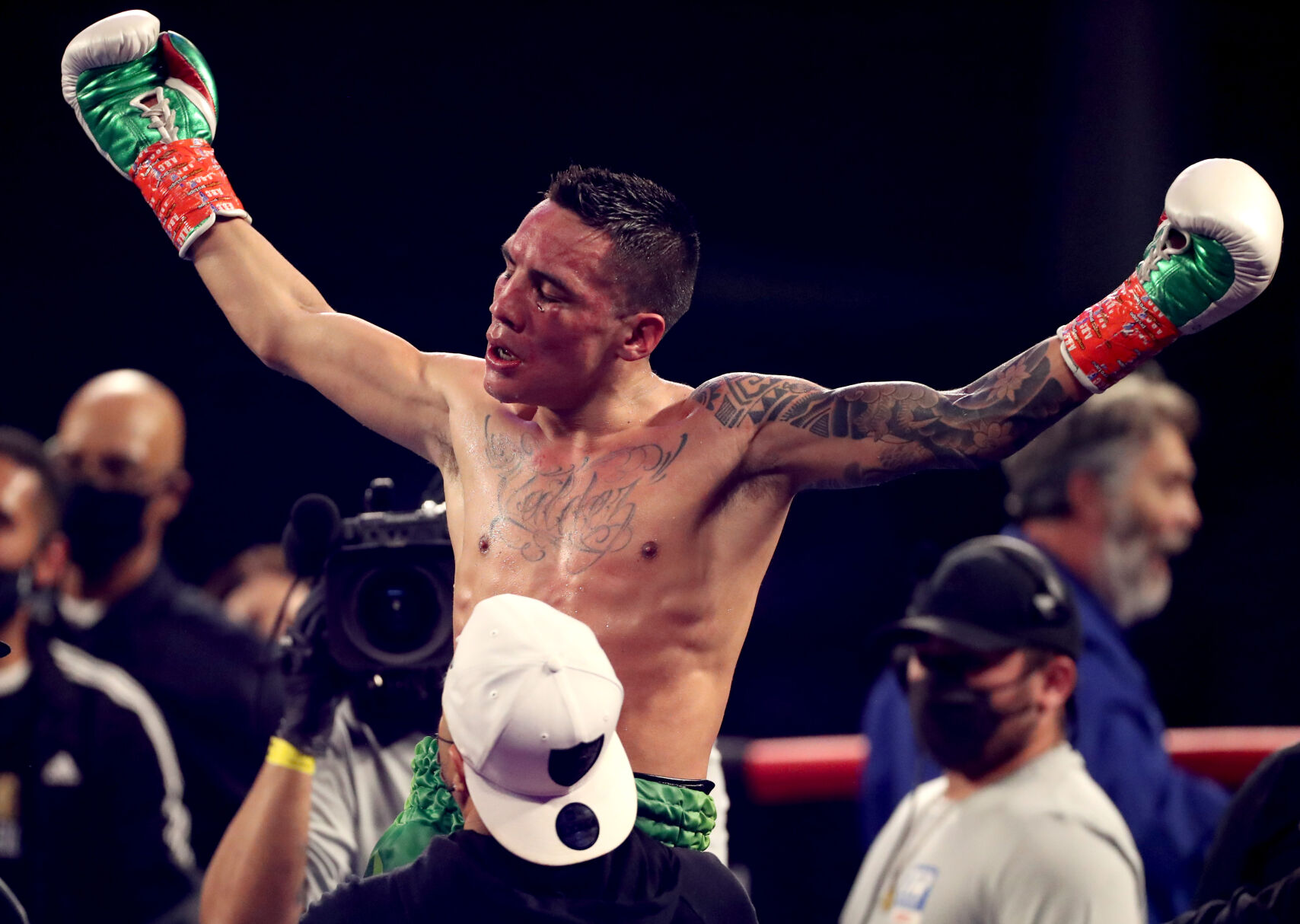 Tucson-bred boxer Oscar Valdez ready for Saturdays mega-fight against rival Shakur Stevenson