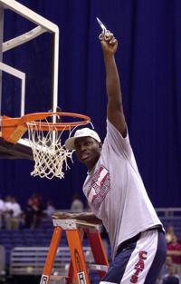 Wildcats come together, endow scholarship in Wright's name