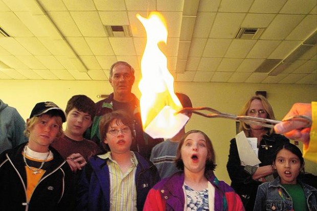 Science wows Manzanita crowd  