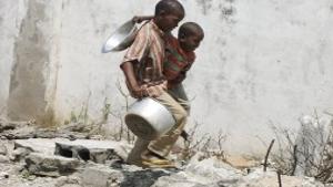 Troops battle to open path for famine aid