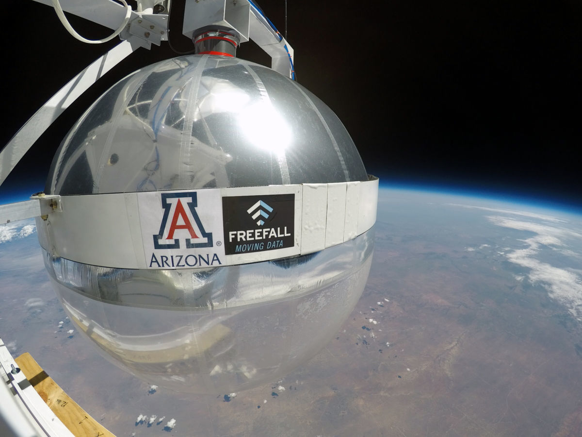 Freefall antenna