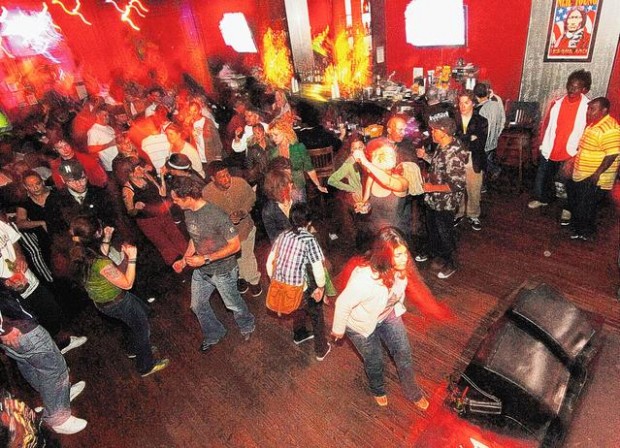 Booty-grinding at Vaudeville  