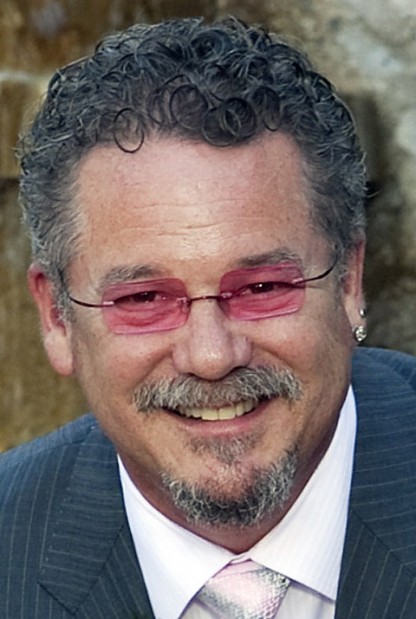 Nogales native's 'Border Crisis' bus tours win a global honor    