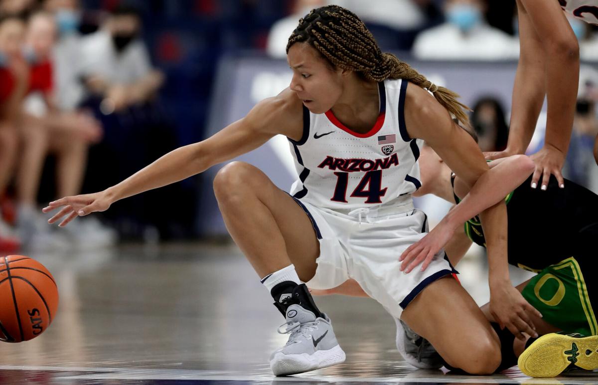 Women's basketball: South Carolina's Dawn Staley wins Naismith COY