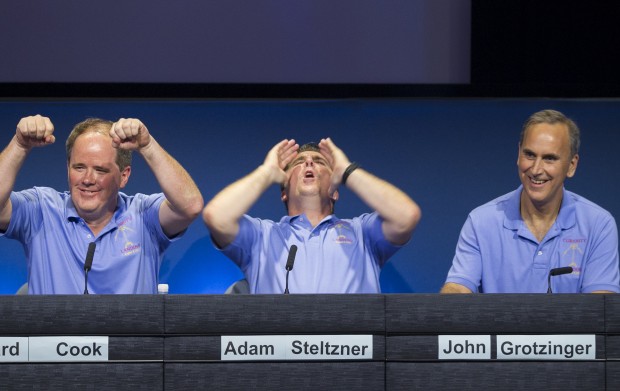 Curiosity rover lands on Mars