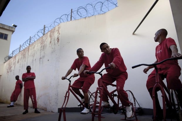 8 Brazil inmates cycle to freedom    