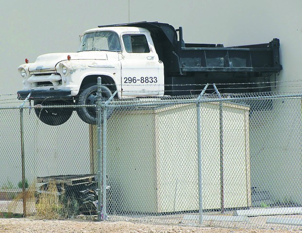 Tucson oddity: Shed-top truck