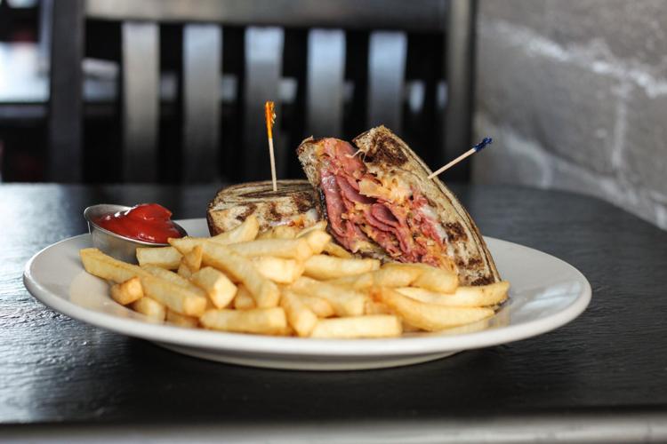 Canyon’s Crown Restaurant & Pub