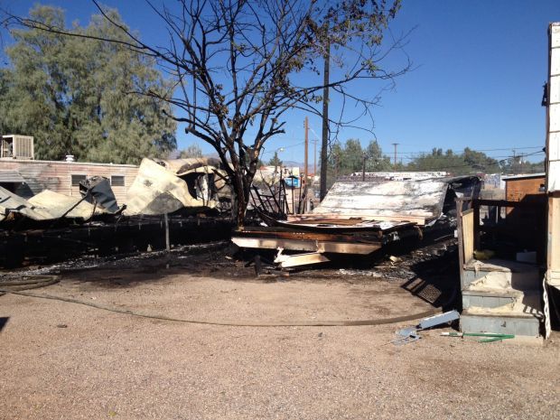 2 trailers destroyed, 2 others damaged in Tucson mobile home park fire