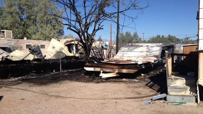 2 trailers destroyed, 2 others damaged in Tucson mobile home park fire