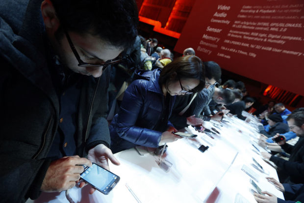 Galaxy S 4 features don't come together    