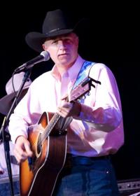 Late starter a dead ringer for George Strait's vocals   