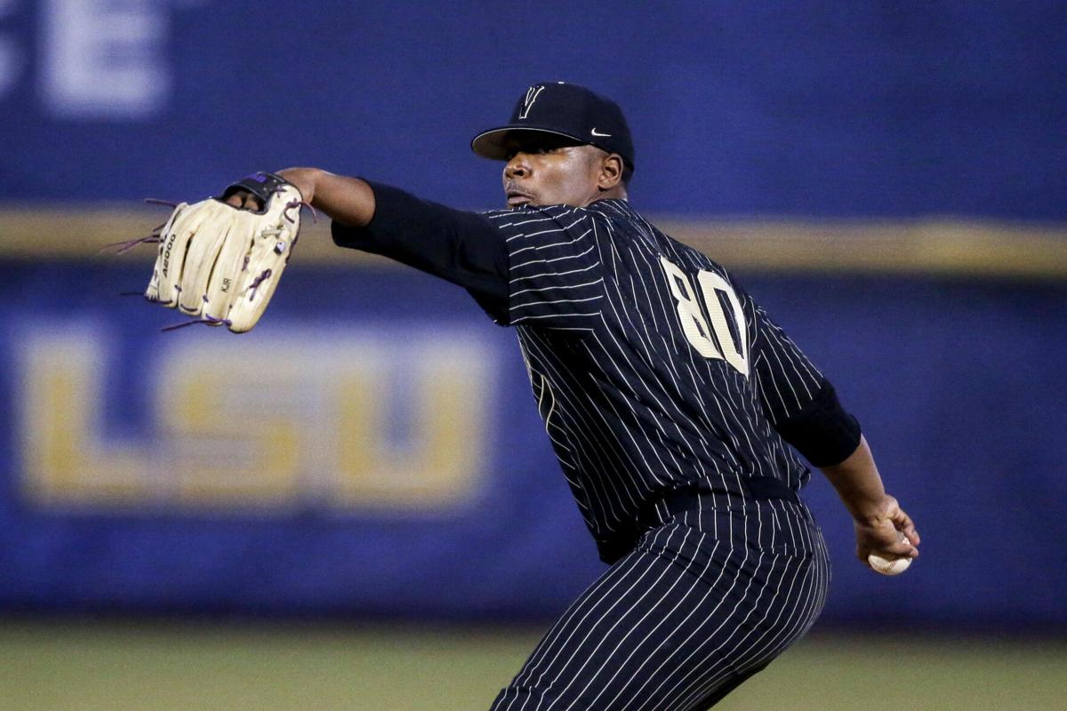 Alabama baseball pulls away from Rider, survives in NCAA regionals 