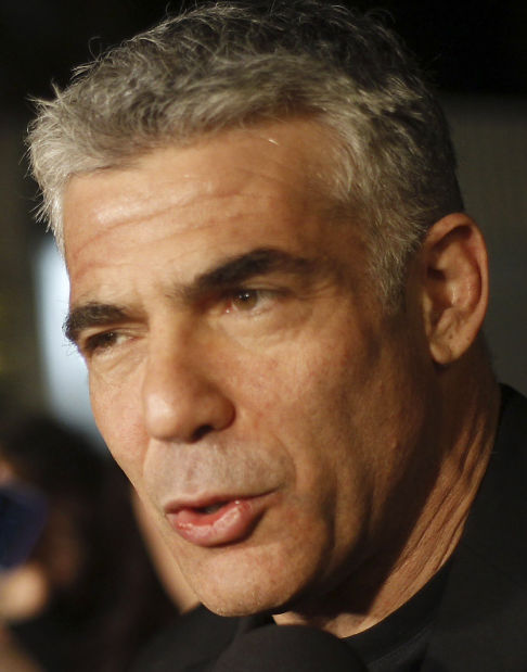 Palestinian leader makes an overture to Israeli centrists    