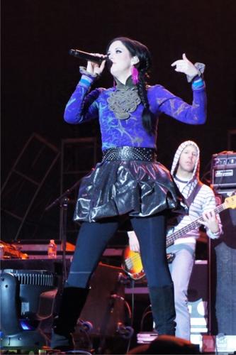 Country Thunder: Shawna Thompson