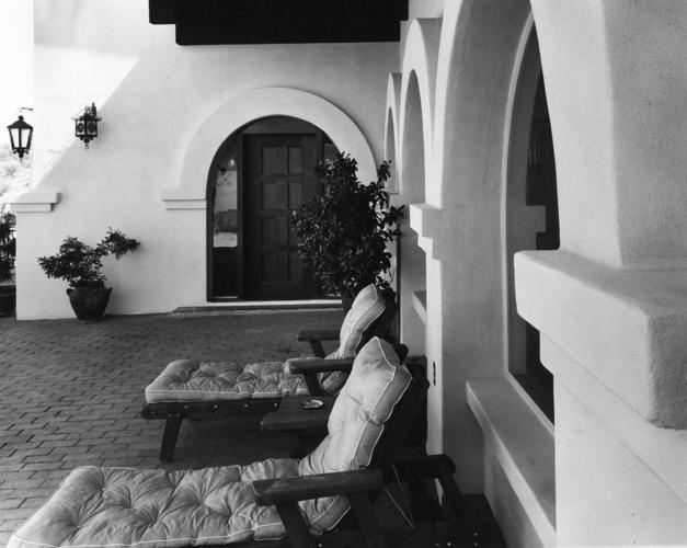 1965 photos: Hispanic look to 'palace'