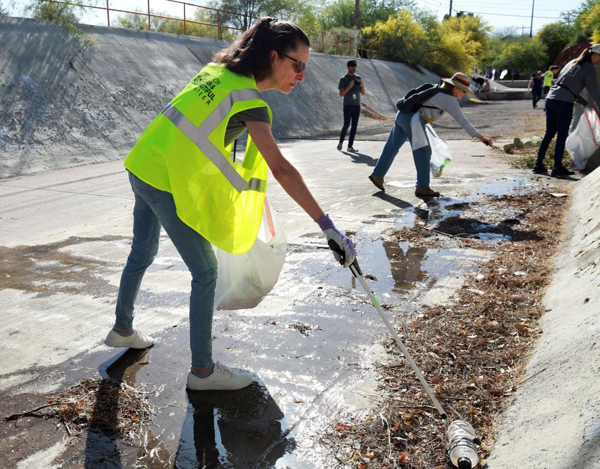 Earth Day Team Up to Cleanup Event at Arcadia Wash