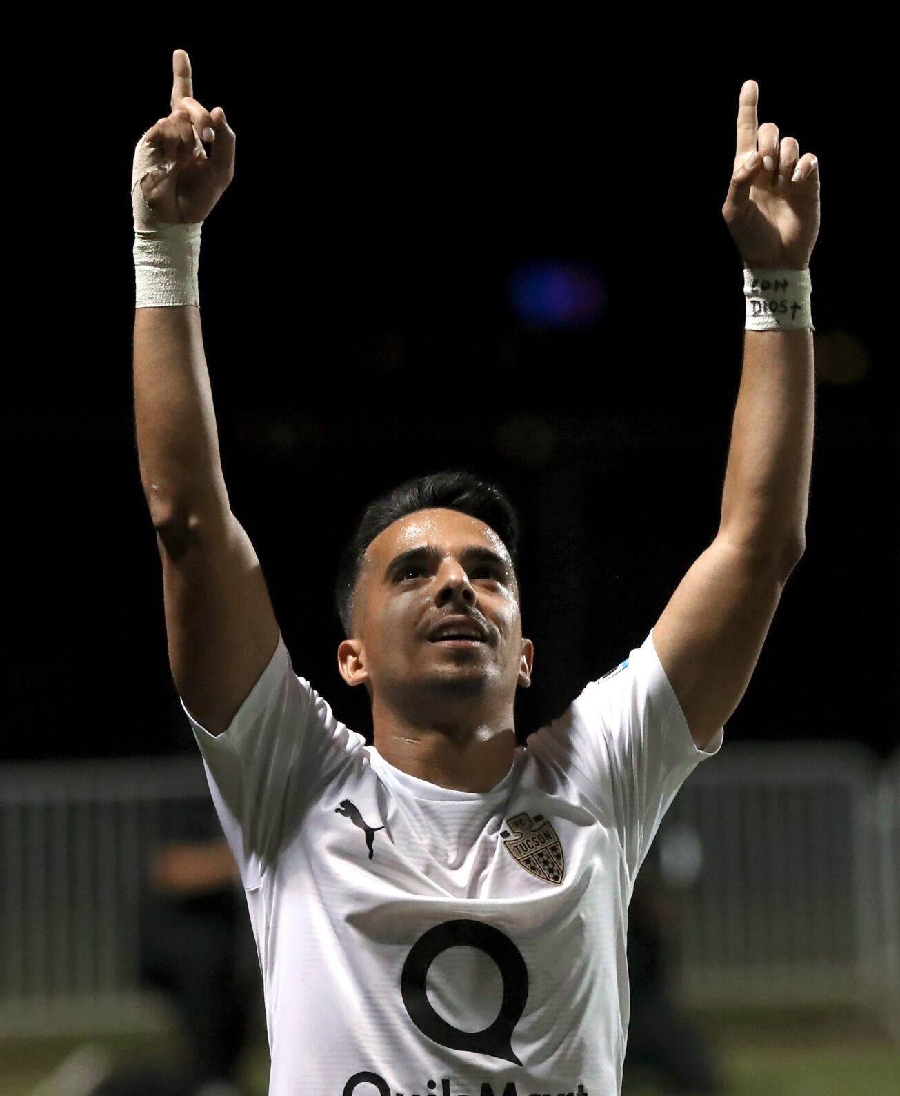 040922-tuc-spt-fctucson-p2