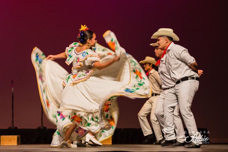 Ballet Folklorico Tapatío