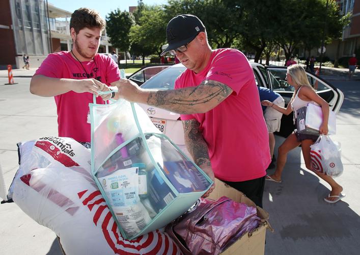 Dorm move-in day at the UA