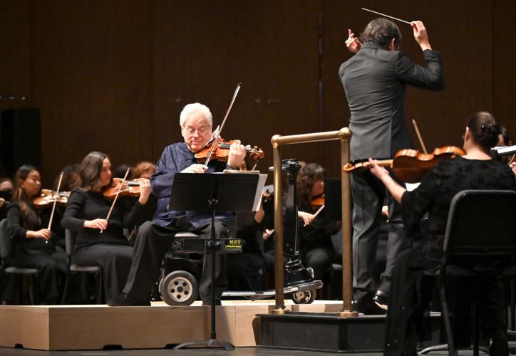 Violin great Perlman gives Tucson audience night to remember