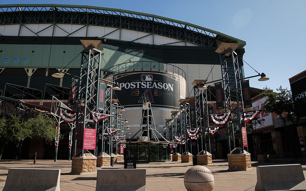 Arizona Diamondbacks  Stephen Clark ()