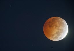 get up early Saturday to watch lunar eclipse