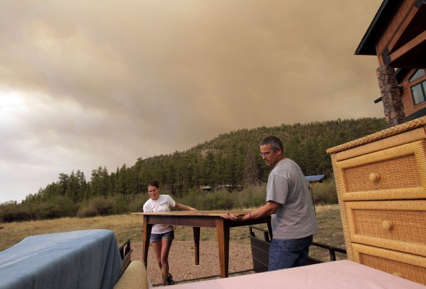 E. Ariz. Wallow Fire slows but still threatens   