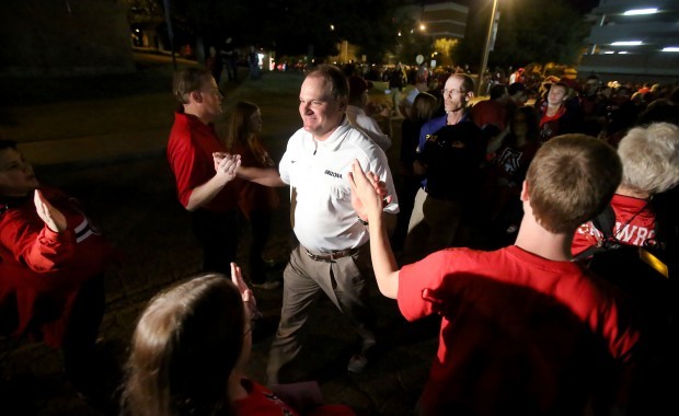 UA-ASU rivalry turns up heat in desert