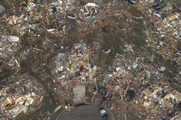 Massive tornado strikes Oklahoma