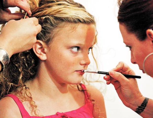 Fashion show aids children  