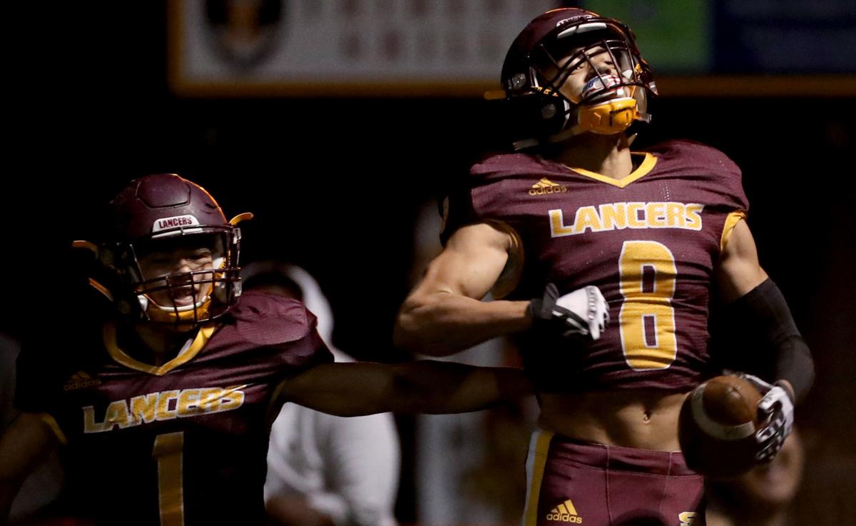 111619-spt-hsfb salpointe-p1.jpg