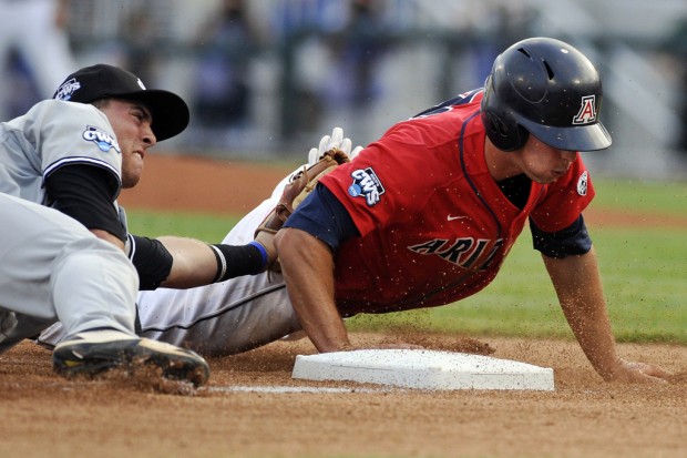 College World Series finals, Game 1: Arizona 5, South Carolina 1: Wildcats on the doorstep    