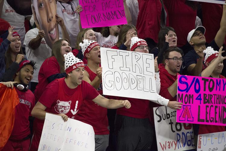 The 29 Best Signs From Espns College Gameday At Mckale Center 2845