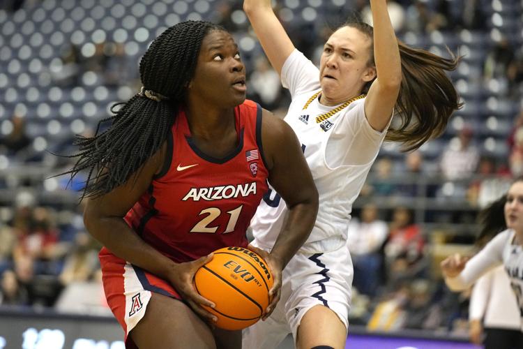 121821-tuc-spt-uawomenshoops-p1