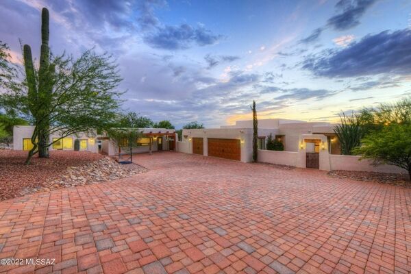 5 Bedroom Home in Tucson - $1,190,000