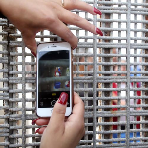 A través de la reja